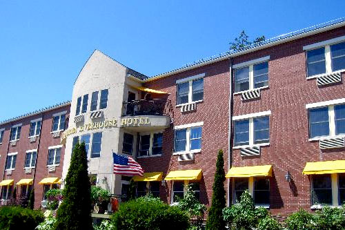 Camden Riverhouse Hotel & Inns